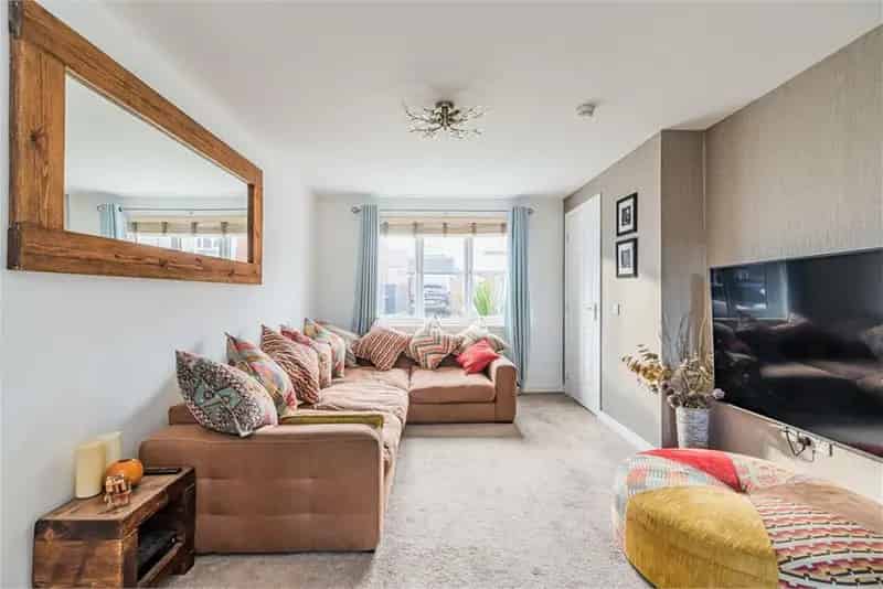 4 Bed Detached House South Gyle