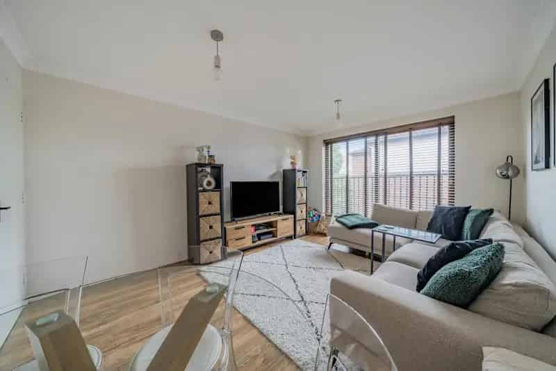 One Bedroom Ground Floor Apartment near Bromley Town Centre