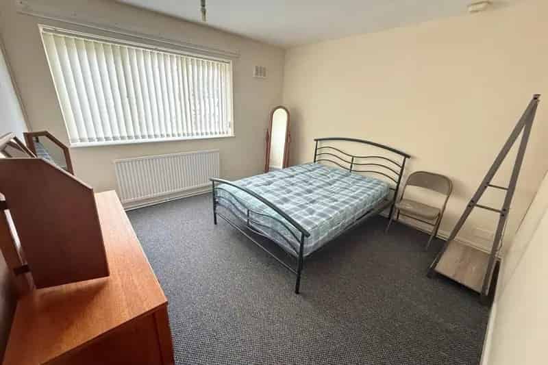 One Bedroom Ground Floor Property in Moreton