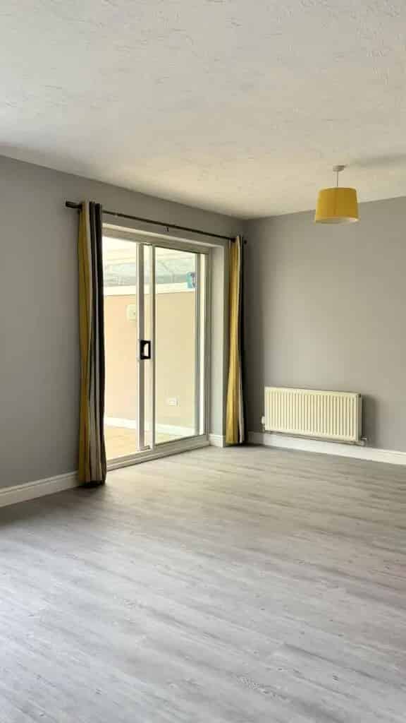 3 Bedroom Detached House Modern Family Home Garden Garage