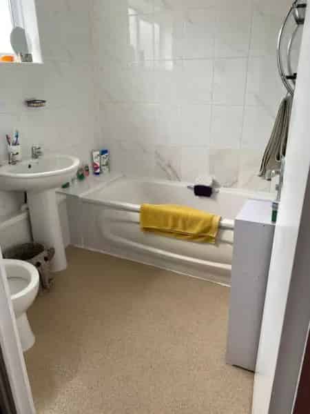 Large 3 Bed House Near Schools and Amenities