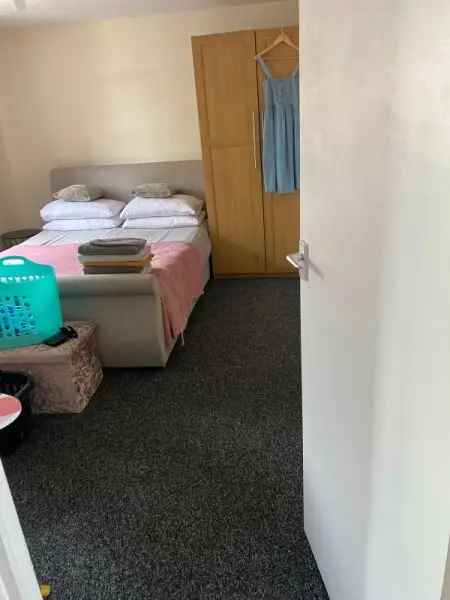 House For Rent in Coventry, England