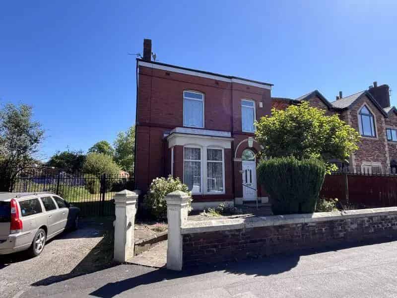 4 Bedroom Detached House for Sale in The Haulgh