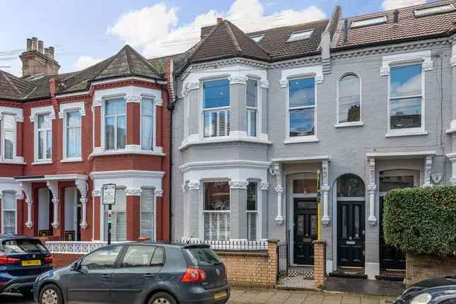 Family Home near Clapham South Large Garden 3 Bathrooms