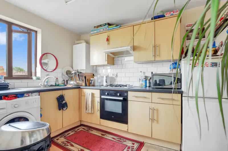 2 Bedroom Flat House to Rent