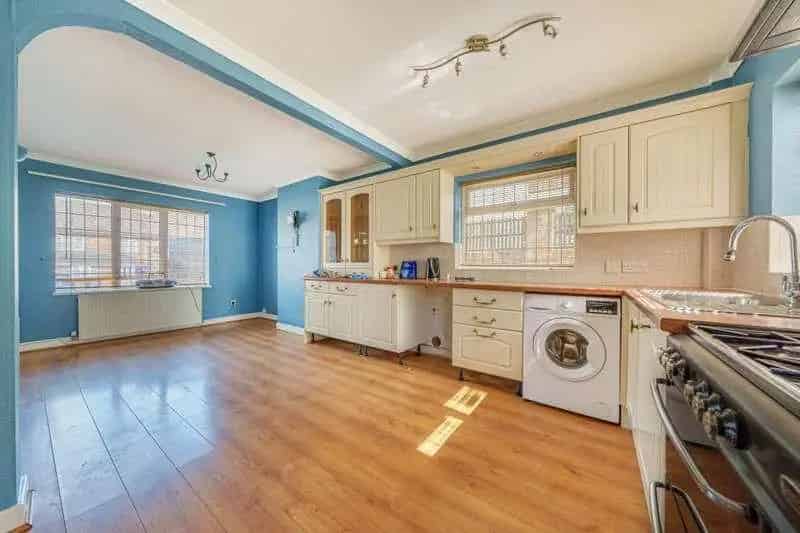 3 Bed Semi-Detached House For Sale