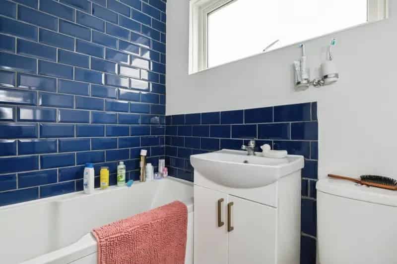 3 Bed Detached House with Water Views