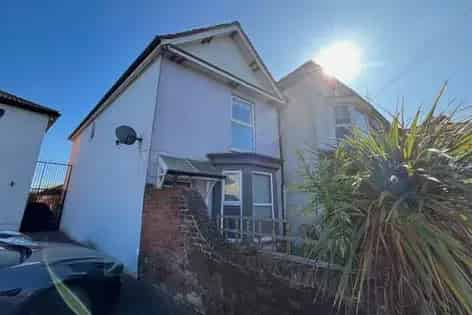 3 Bed Detached House Southampton 35m²