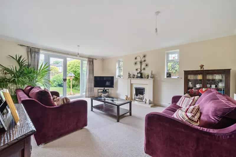 4 Bedroom Detached House for Sale in Tadworth