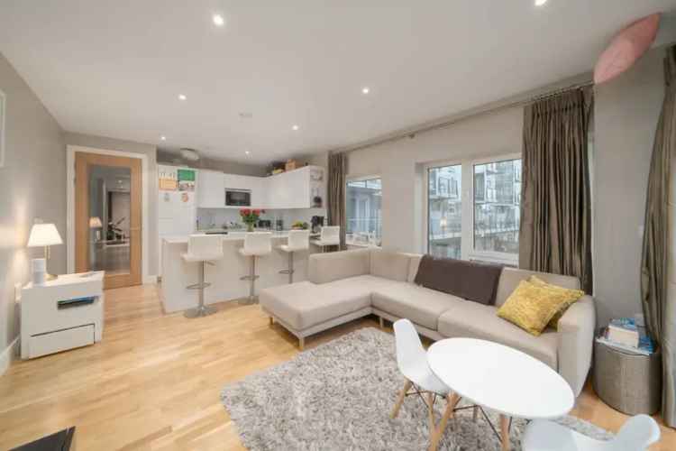 2 Bedroom River Thames View Flat Battersea Reach