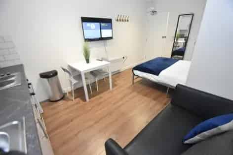 1 Room Flat 53m Cardiff Student 2025 26 Available August 8th
