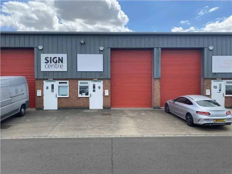 Modern Industrial Storage Unit To Let
