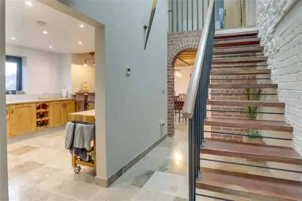 Yew Tree Cottage: Stunning Renovated Family Home
