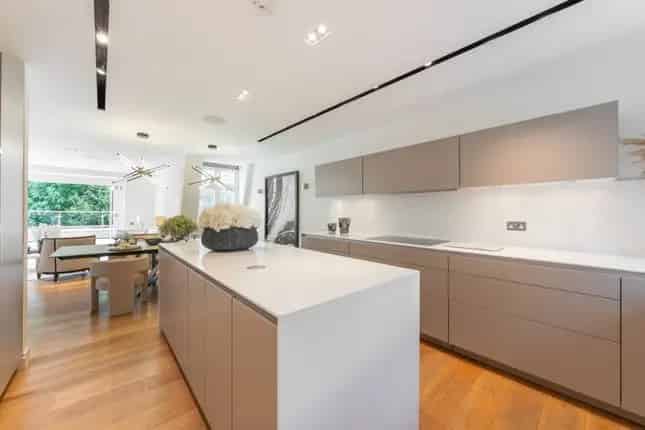 Luxury 3-Bed Flat Maida Vale London W9 -  Terrace Parking