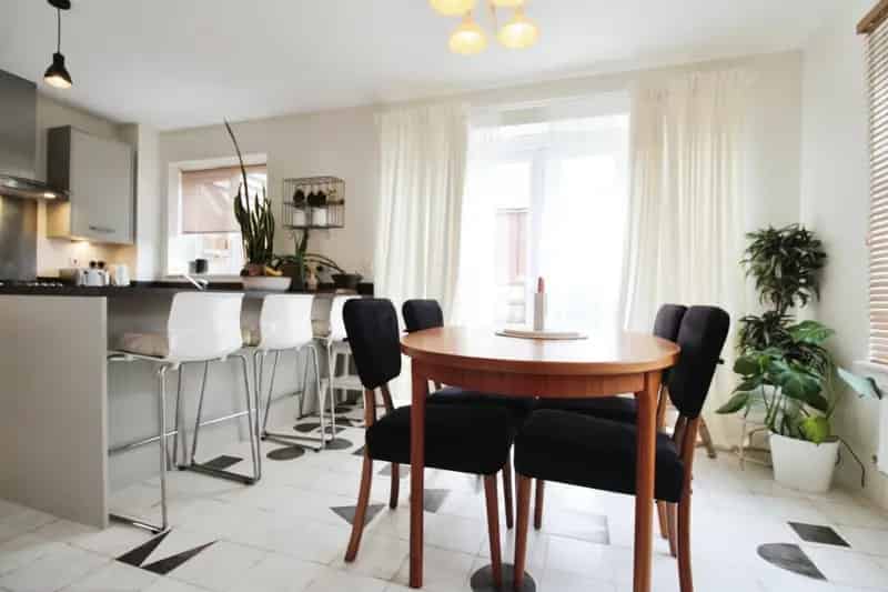 3 Bed Detached House Cae St Fagans