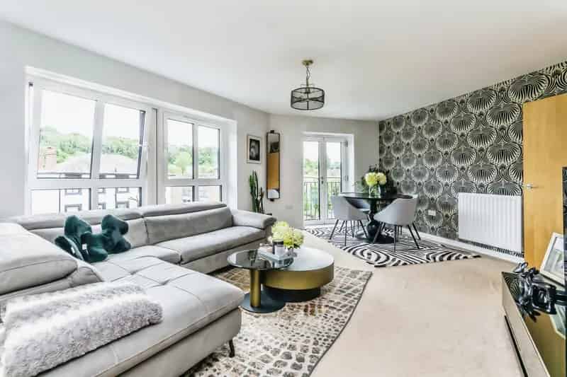2-Bed Apartment in Caterham Gated Development