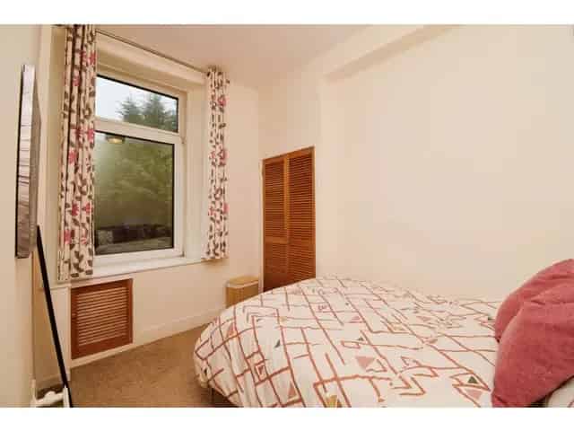 1 Bedroom Flat for Sale - Modern, Central Location, Fully Furnished