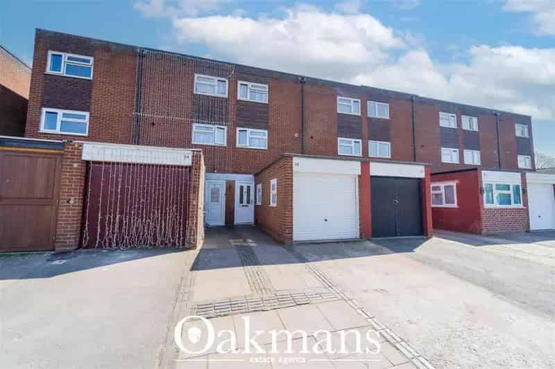 4 Bedroom Townhouse Near Birmingham City Centre