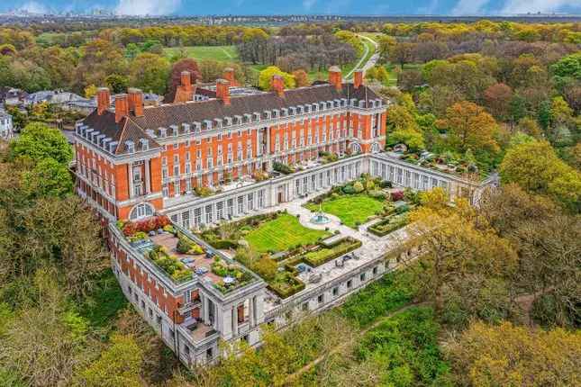Flat for sale in Richmond Hill, Richmond TW10