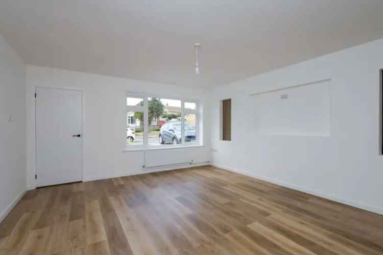 3 Bed Semi-Detached House Newly Renovated Modern Open Plan Living
