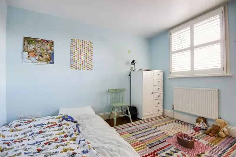 3 Bedroom Semi-Detached House to Rent in London