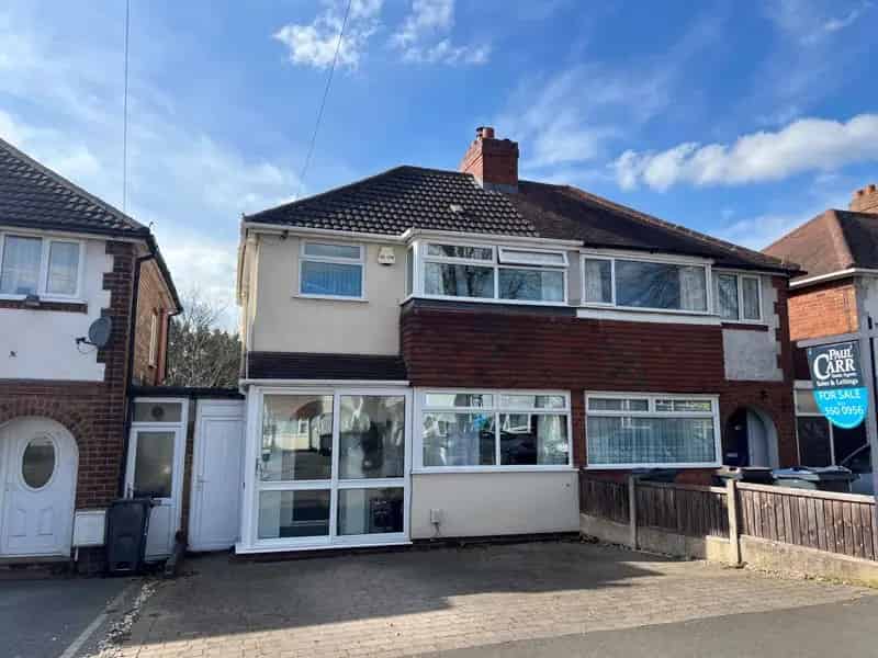 3 Bedroom Semi-Detached House to Rent
