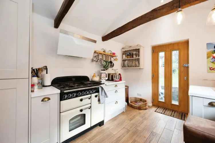 2 Bedroom Restored Cottage with Gardens