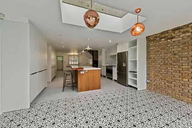 Semi-detached House for Sale in Sheen Road Richmond TW9