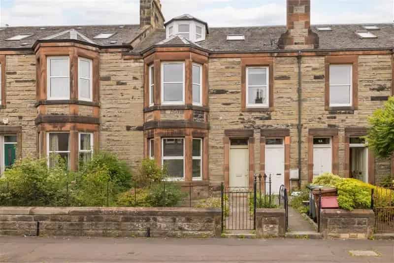 2 Bed Flat Lower Villa Great Potential Edinburgh