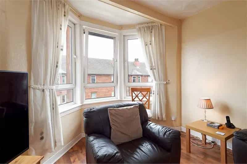 3 Bed Flat Glasgow Southside - Spacious Traditional Apartment