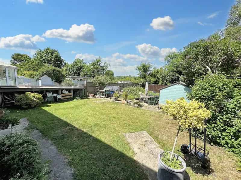 3 Bedroom End Terrace House for Rent