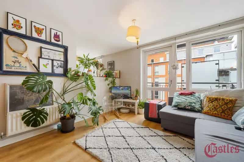 2 Bedroom Apartment House to Rent in Hackney
