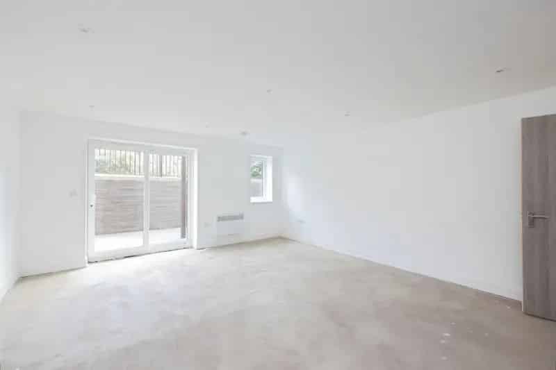 2 Bed Ground Floor Apartment West Wycombe High Spec Finish Private Balcony