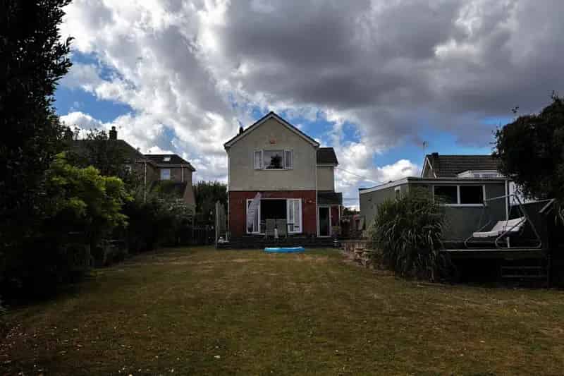 Spacious 1930s Detached Home in Yaxley Village