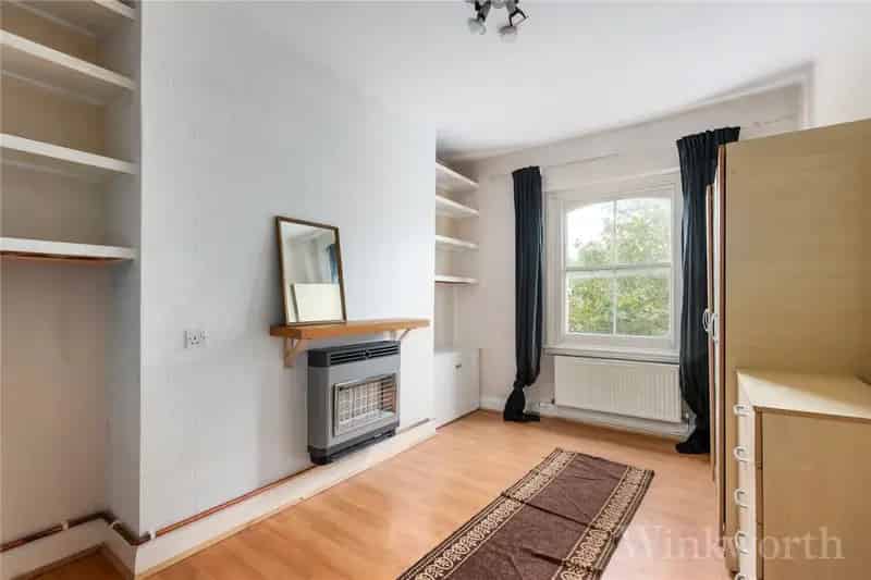 1 Bedroom Flat Peckham Trafalgar Avenue  Period Conversion