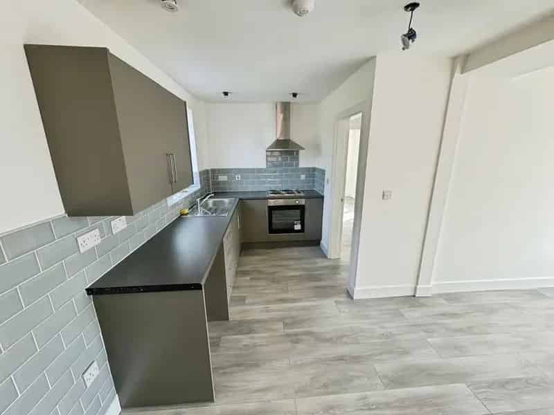 3 Bedroom Semi Detached House to Rent Castleford WF10