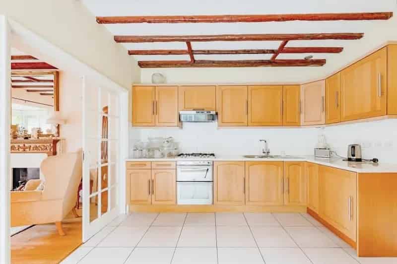 Merstham Village Cottage Two Double Bedrooms Close To Station