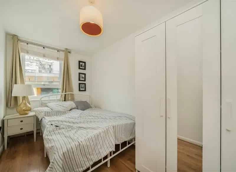 Two Double Bedroom Apartment near Tower Hill Station