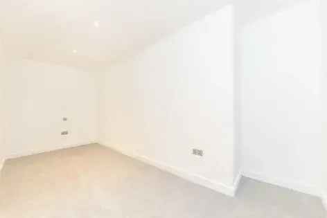 2 rooms flat of 84 m² in London