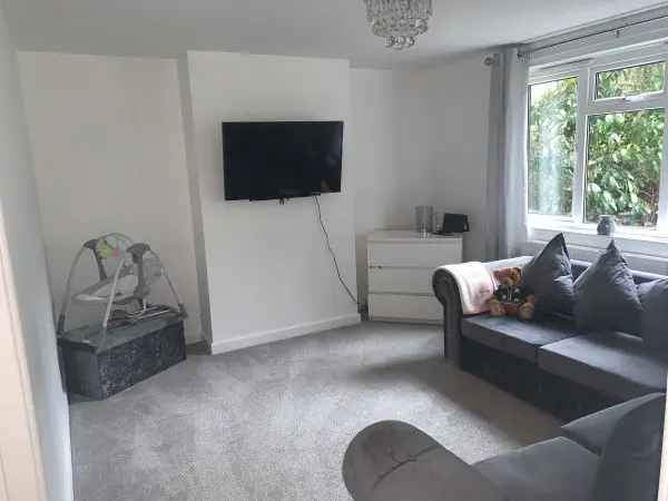 Flat For Rent in Wealden, England