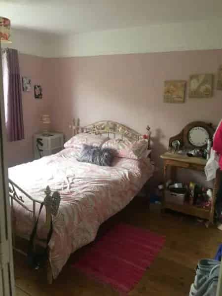 Large 2-Bed Maisonette with Balcony and Gardens Near Shops and Station