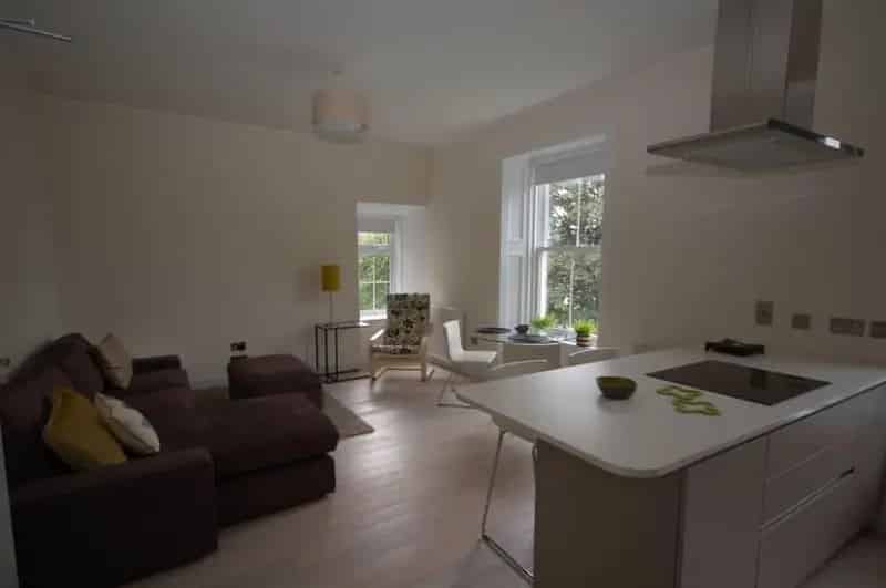 3 Bedroom Executive Apartment West End City Centre