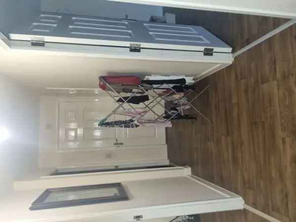 Flat For Rent in Wealden, England