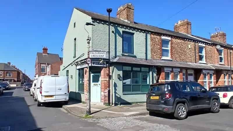 A5 Takeaway Unit Ground Floor Corner Spacious Kitchen Cloakroom