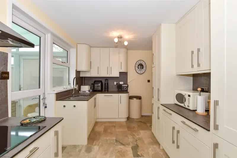 3 Bedroom Detached Bungalow for Sale Near Headcorn
