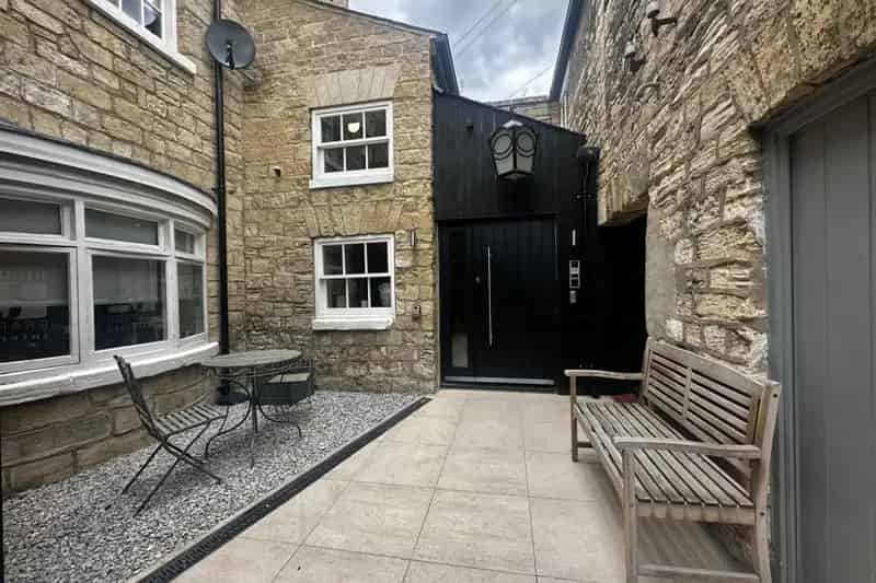2-Bed Grade II Listed Apartment Wetherby - Modern Living with Character