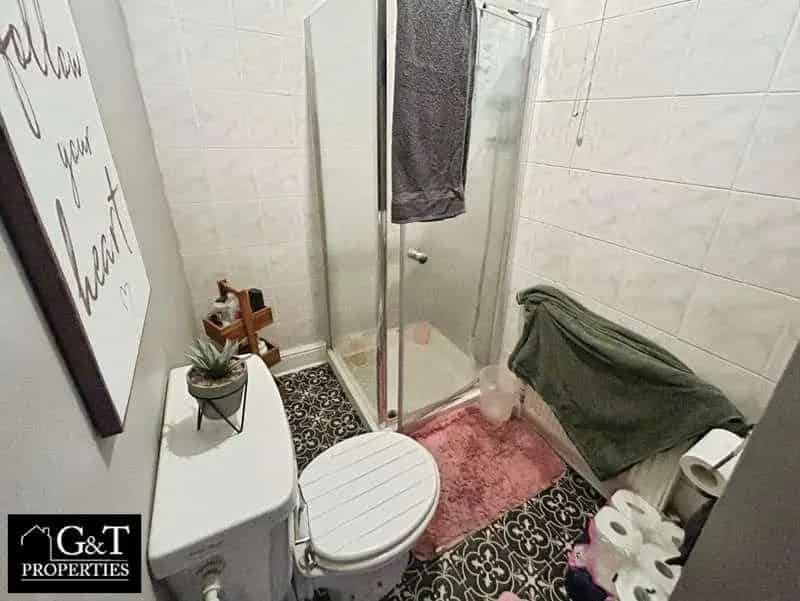 3 Bed House for Sale - Spacious Family Home Near Schools
