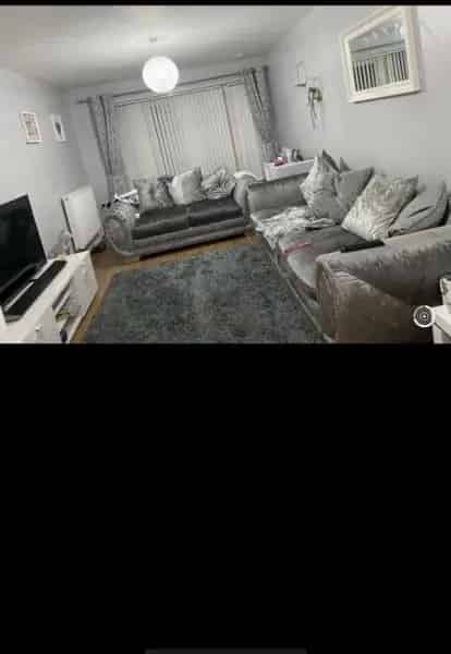 Detached 2 Bed Coach House Near Stoke Mandeville Hospital