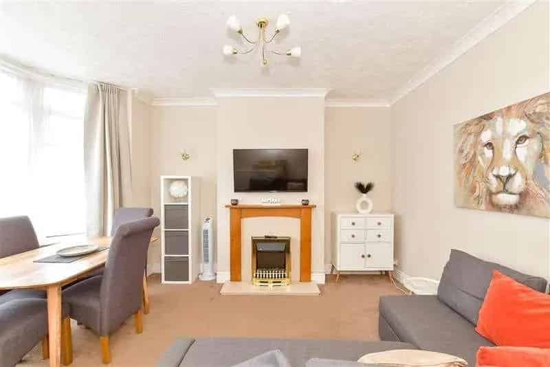 2 Bed Terraced House for Sale in Popular PO2 Location