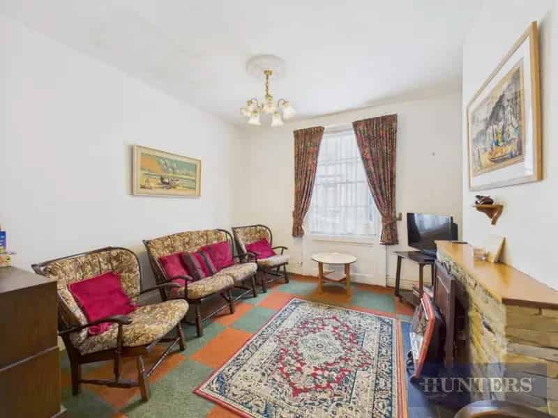 2 Bed Grade II Listed House For Sale